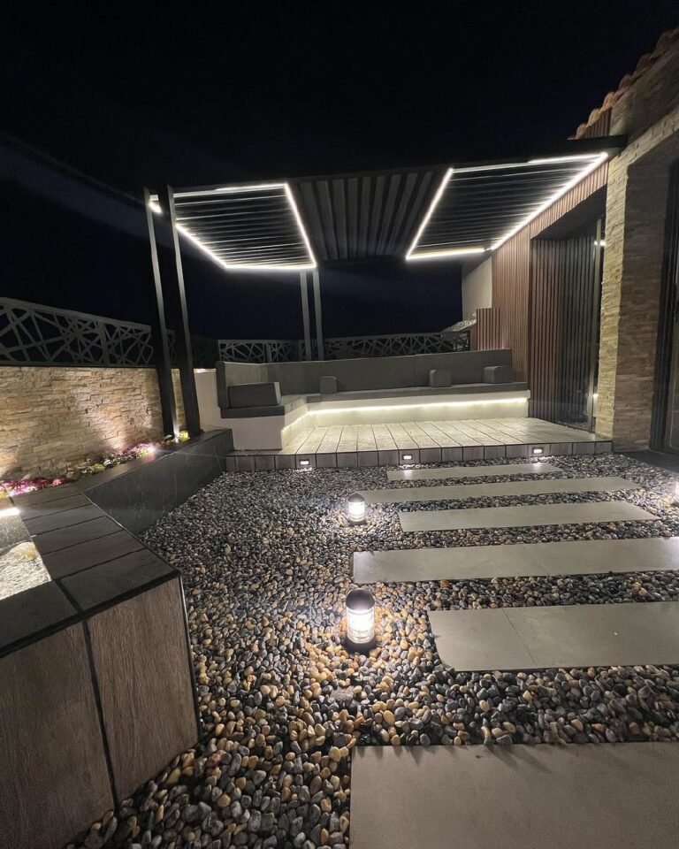 مظلات وجلسات خارجية (21)